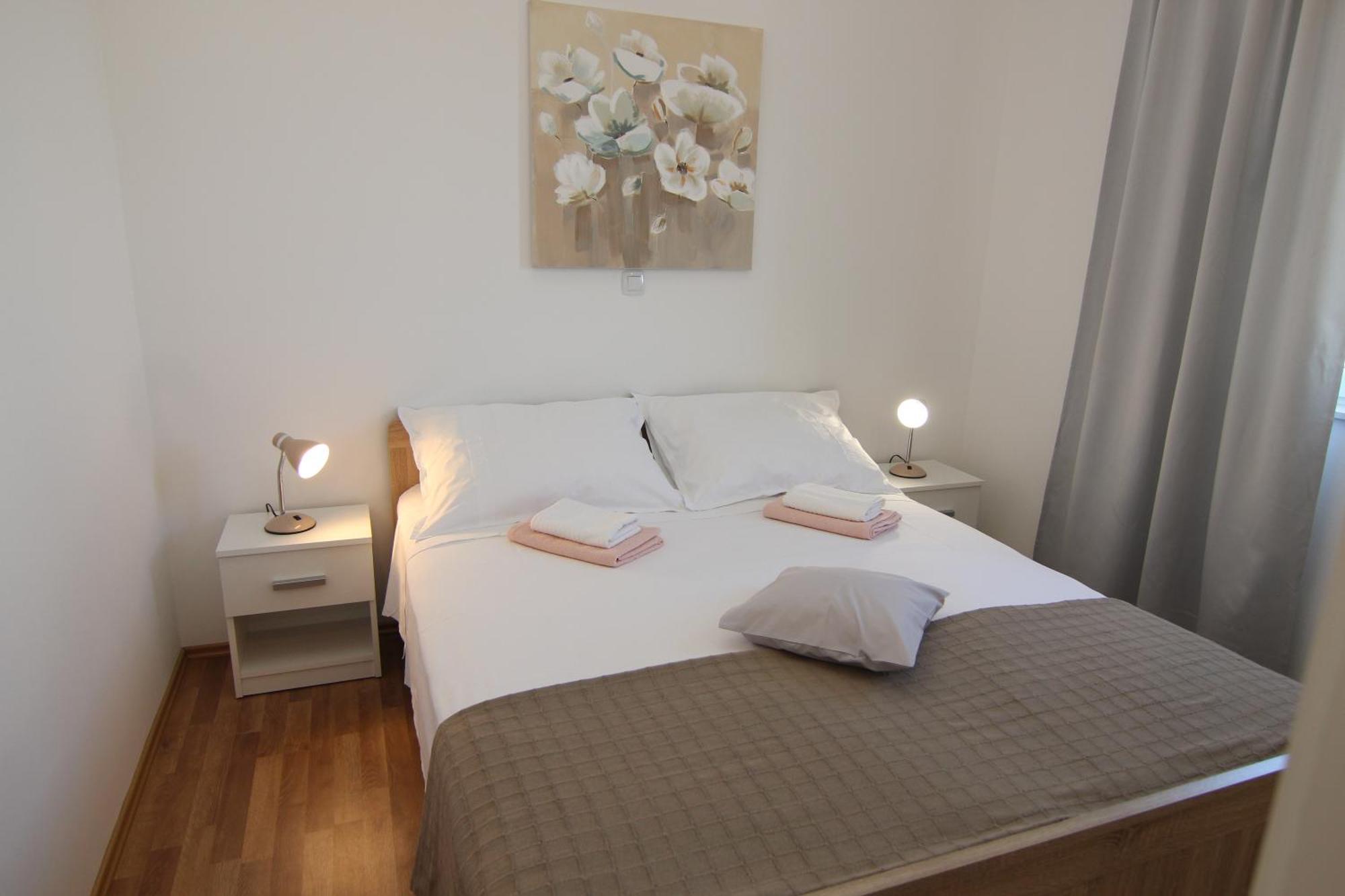 Family Apartments House Damir Pag Town Zewnętrze zdjęcie