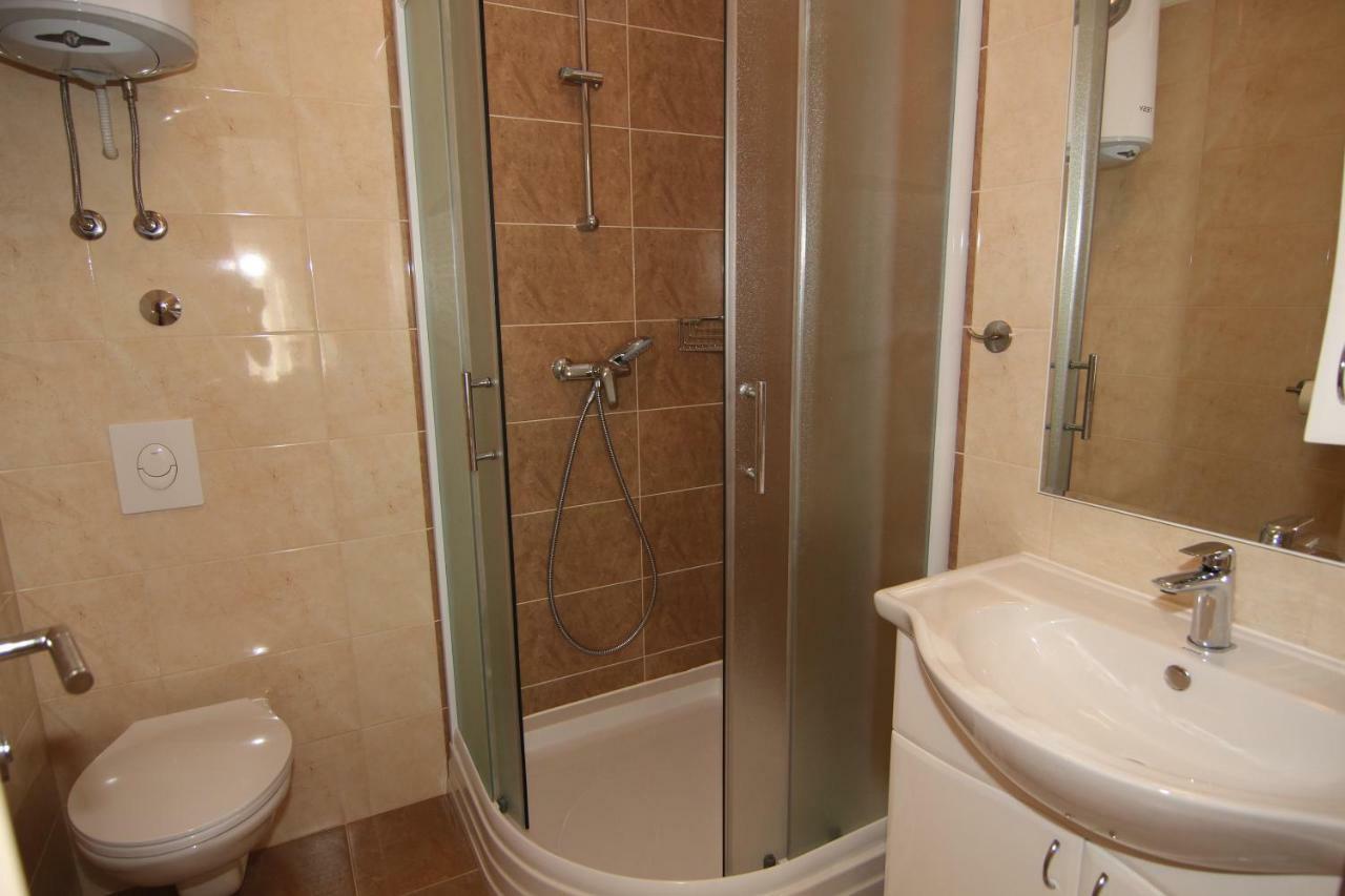 Family Apartments House Damir Pag Town Zewnętrze zdjęcie
