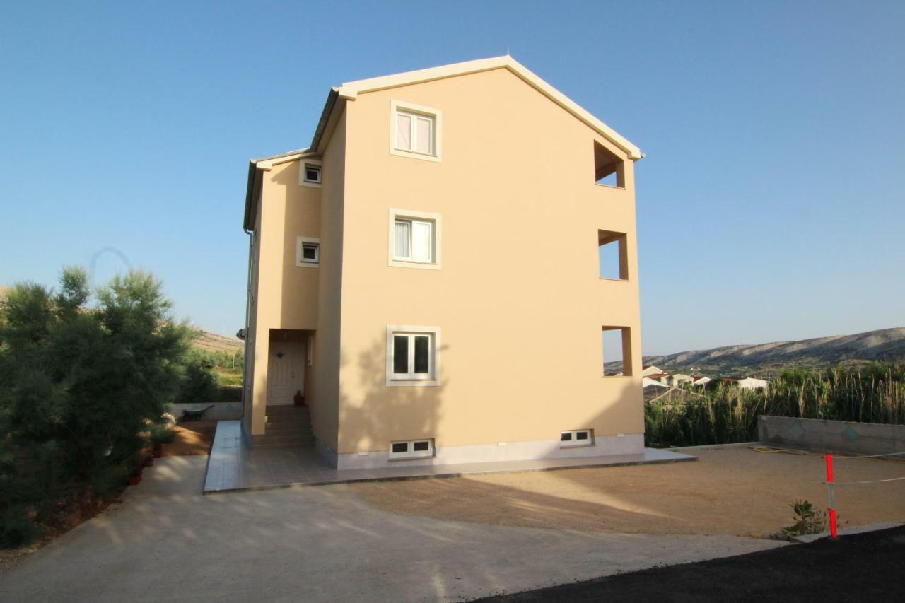 Family Apartments House Damir Pag Town Zewnętrze zdjęcie