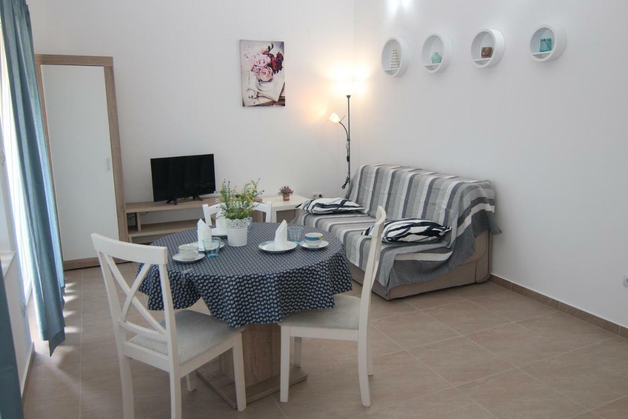 Family Apartments House Damir Pag Town Zewnętrze zdjęcie